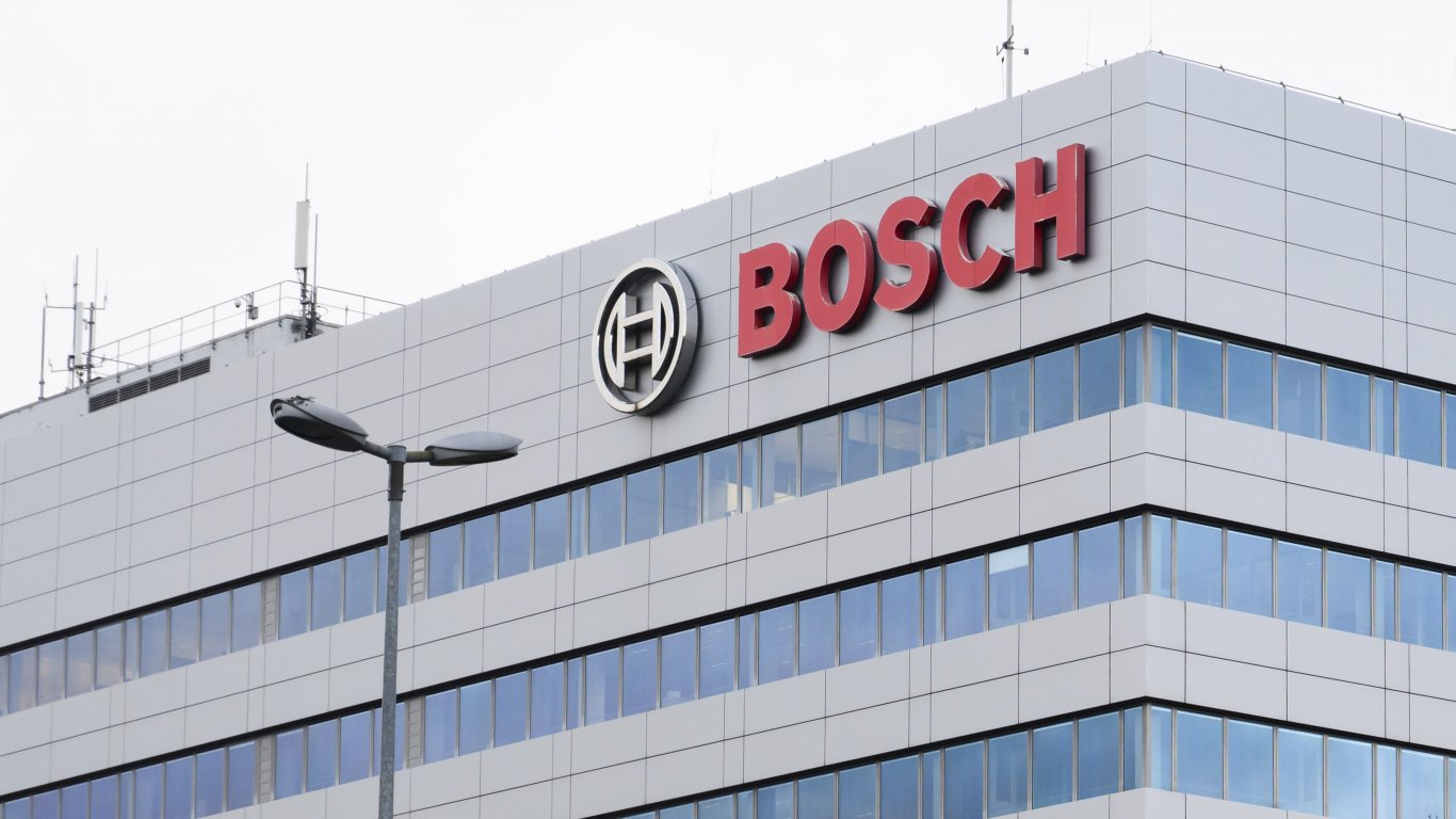 Bosch затваря инженерен център в София, засягайки 670 работни места