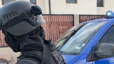 ДАНС И ГДБОП влязоха в софийски офис на организатор на