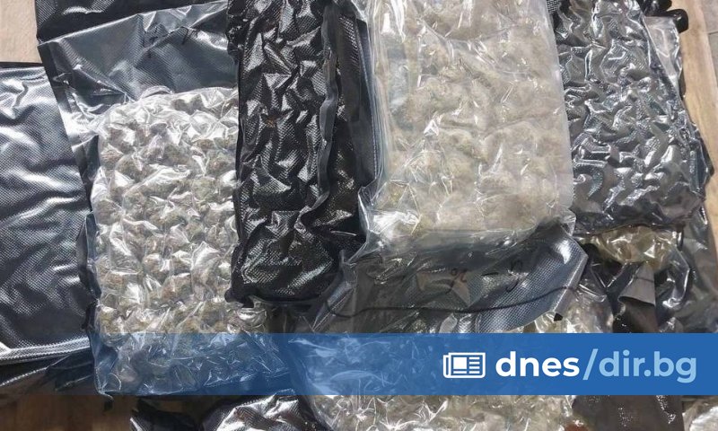 60-годишен мъж е задържан и привлечен като обвиняем за държане