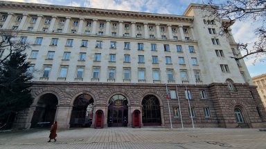 "Възраждане" дойдоха на консултации при президента