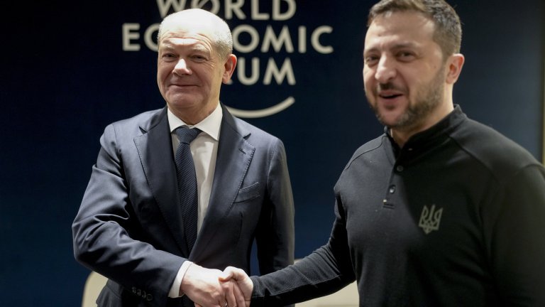 Един по един световните лидери в Давос се приспособяват към ерата на Тръмп