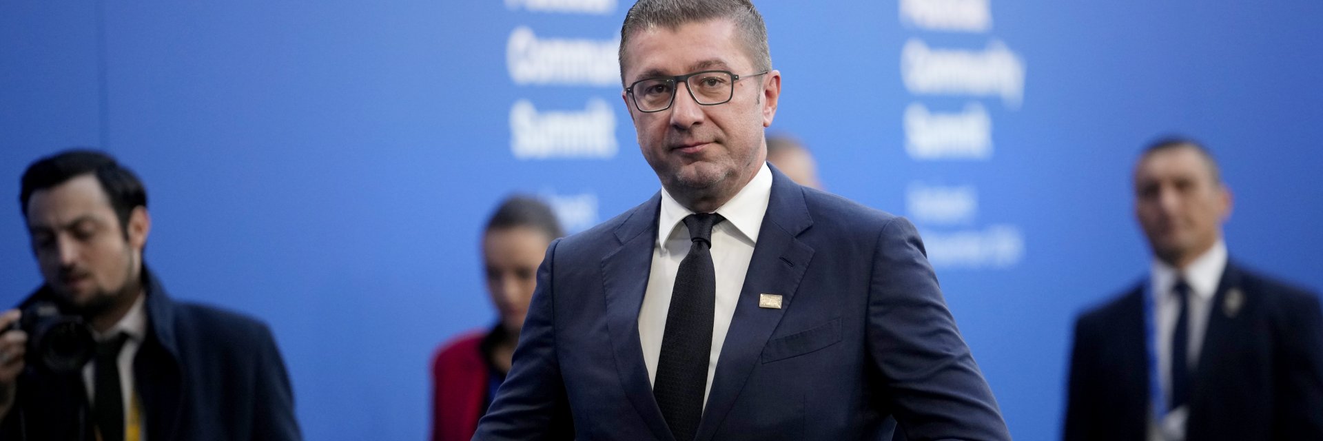 Мицкоски не отстъпва за българите в конституцията на РСМ