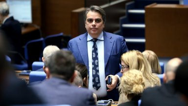 От ПП ДБ обявиха че председателката на НС Наталия Киселова вече