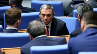И Марио Рангелов напусна групата на Доган в НС