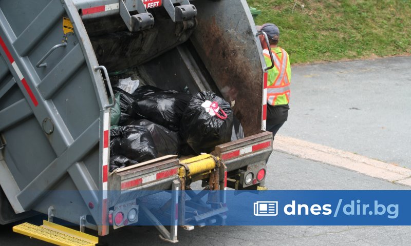 Към момента събирането на боклука в столицата не е преустановено,