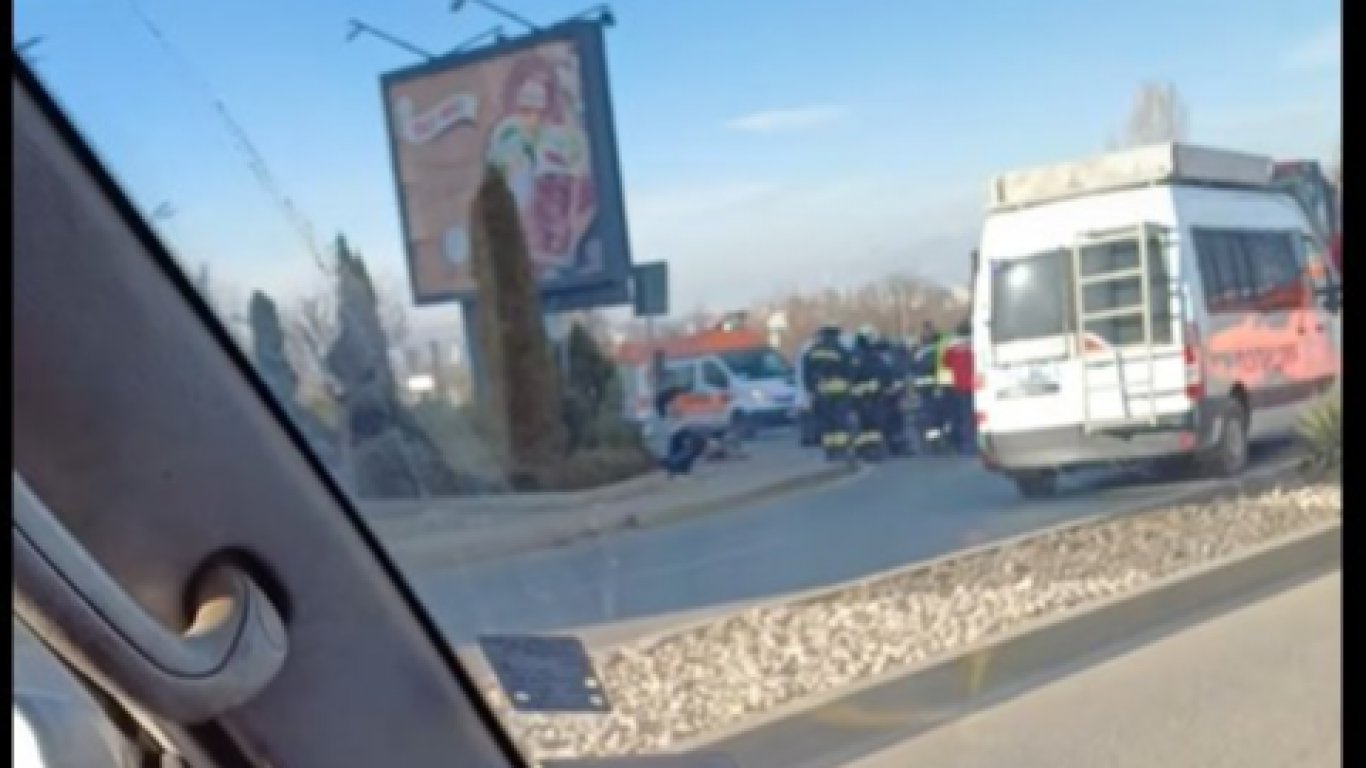 Камион удари велосипедист на столичния бул. "Черни връх" 