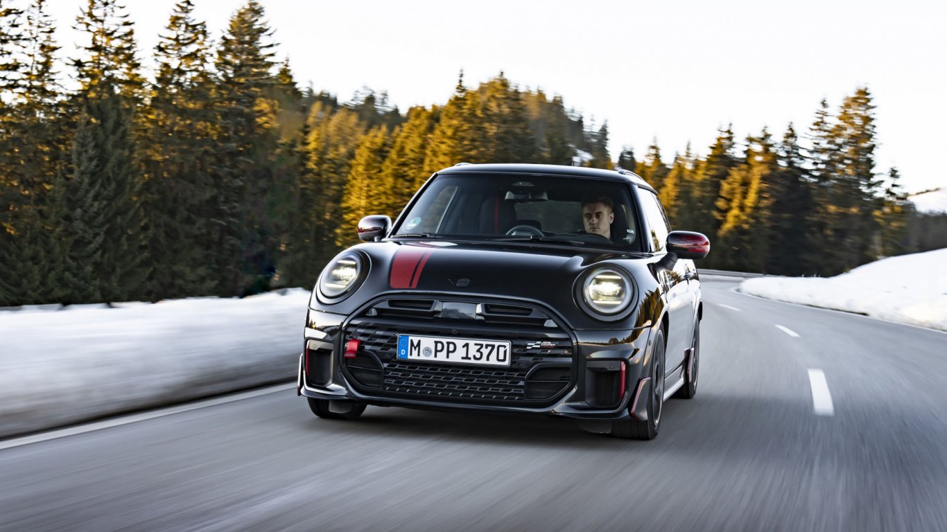 MINI John Cooper Works получи нови ексклузивни детайли