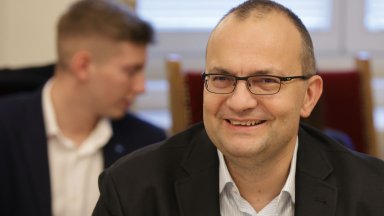 От ДБ поискаха да помогнат на Теменужка Петкова да сметне правилно бюджета