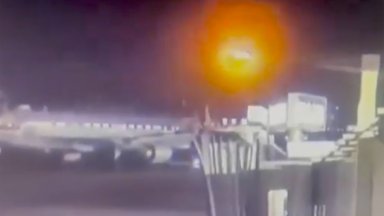 Американските следователи които разследват сблъсъка във въздуха между пътнически самолет