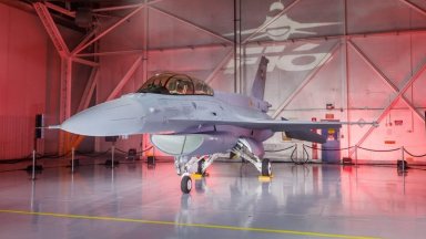 Самолетът F 16 е изправен каза пред журналисти в парламента министърът