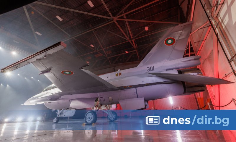 На 12 април ще е официалното посрещане на първия самолет