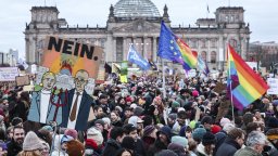 Медии за проблема със зелените в Германия: затъване в тъмното