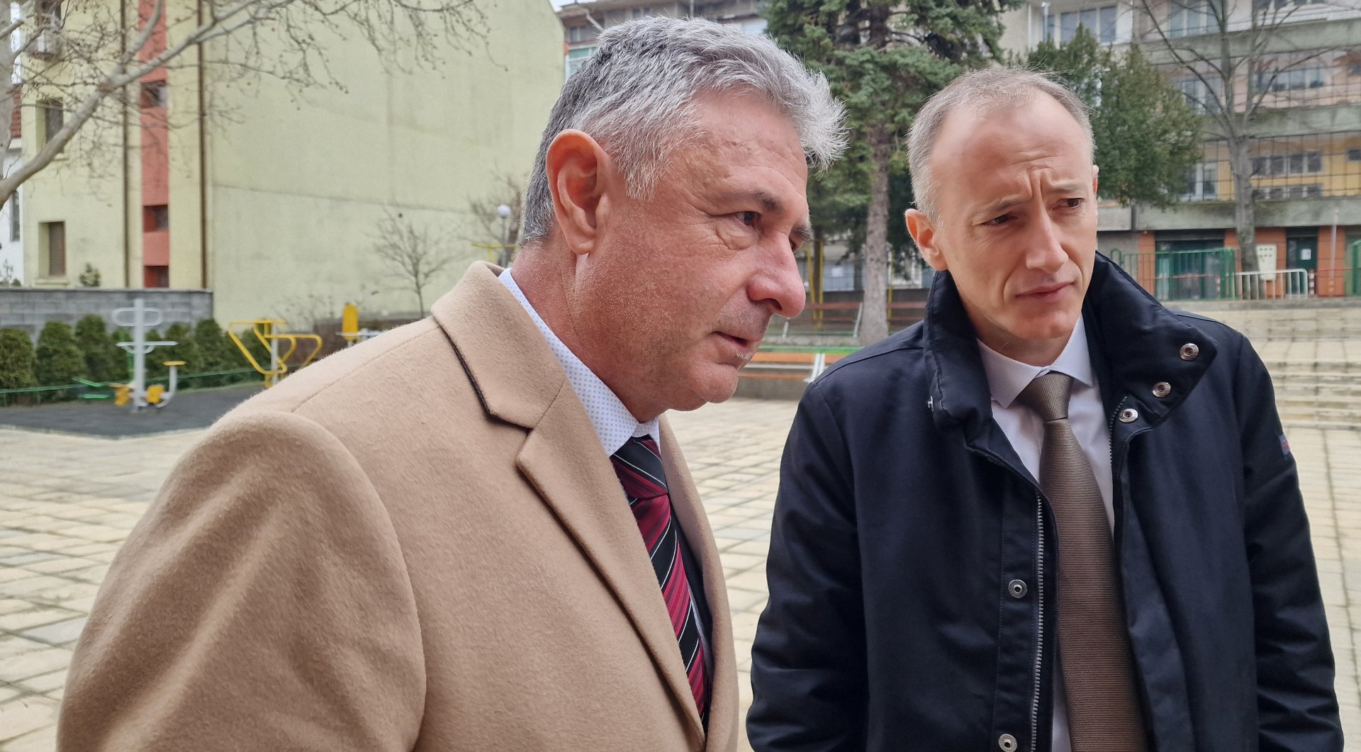 Проф. Добромир Добрев, областен управител на Шумен, и министър Красимир Вълчев  