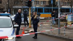 22-годишна намушка двама мъже и поряза трети в центъра на София (снимки/видео)