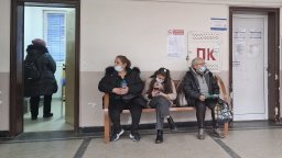 Бургас е пред грипна епидемия, 10% от жителите на града са болни