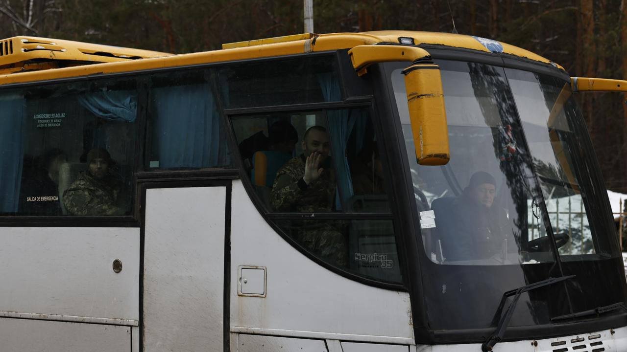 Пуснатите военнопленници са на свобода с посредничеството на ОАЕ