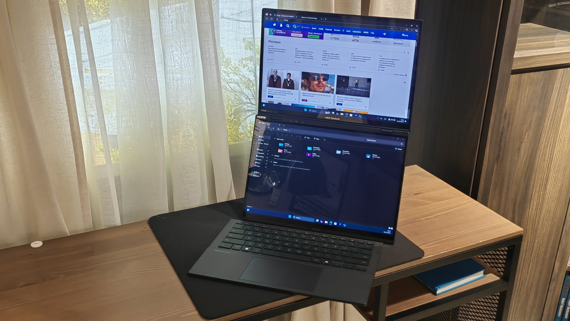 ASUS Zenbook Duo (2025)