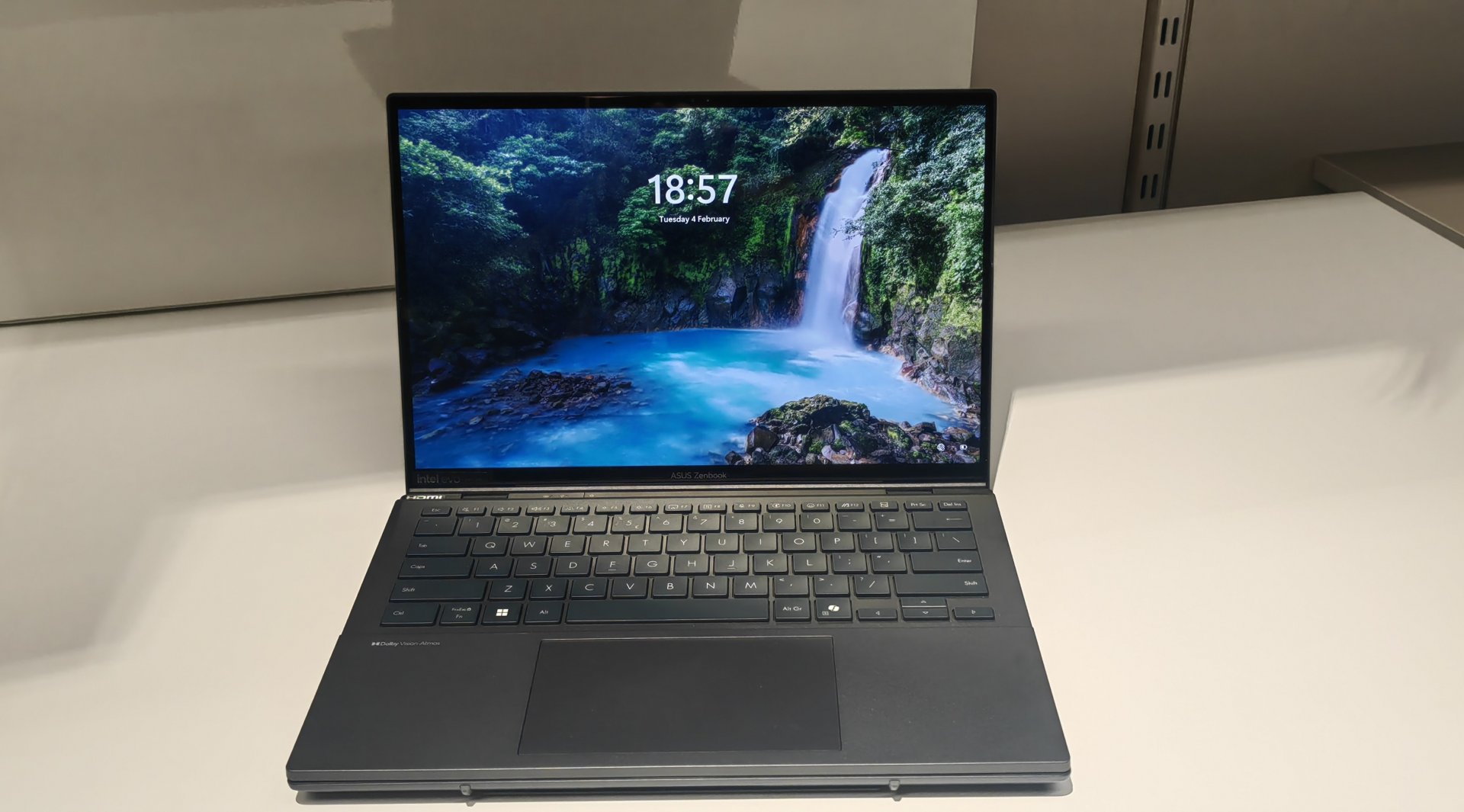ASUS Zenbook Duo (2025)