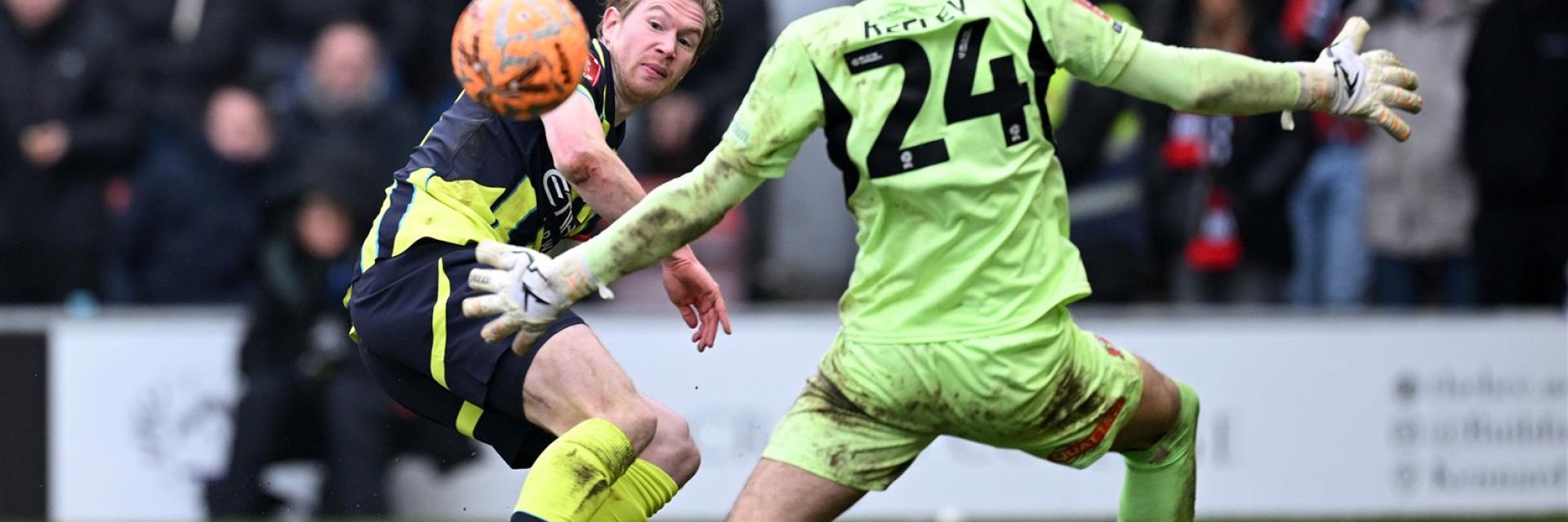 Сити пусна гол от центъра, но издрапа до обрат срещу тим от трета дивизия