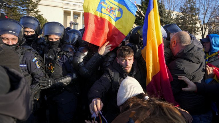 Румъния е понижена до "хибриден режим" в Индекса на демокрацията