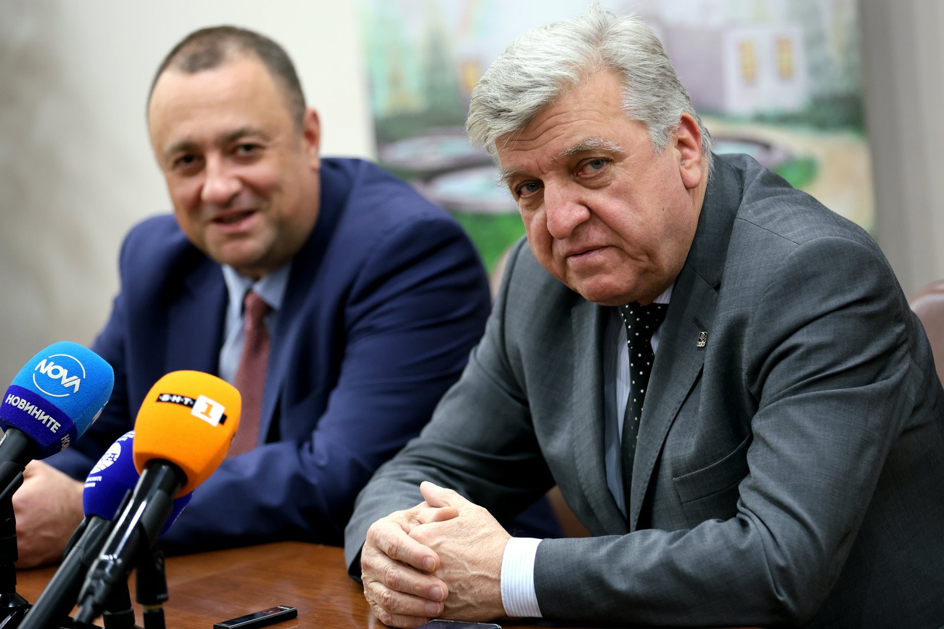 Министърът на регионалното развитие и благоустройството Иван Иванов и министърът на околната среда и водите Манол Генов