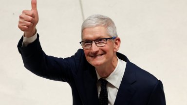 Тим Кук изведе Apple до оценка от 4 трилиона долара 