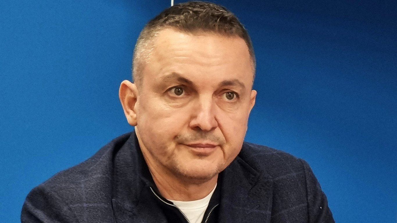 Портних сезира прокуратурата заради движението на автомобили в Морската градина във Варна