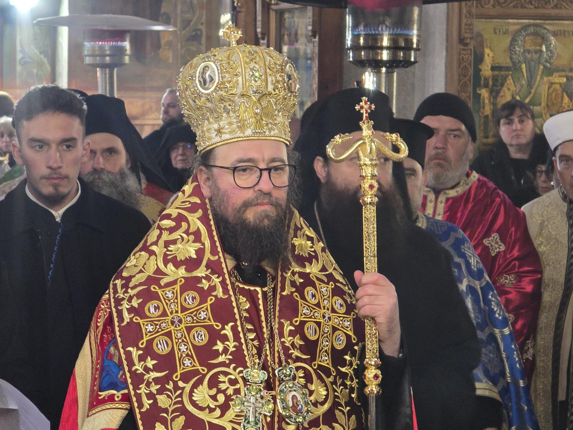В катедралния храм "Св. вмк Димитър Солунски" във Видин се състоя церемонията по въдворяването на новоизбрания владика