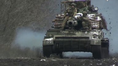 Според Киев и военни анализатори руската армия се готви за