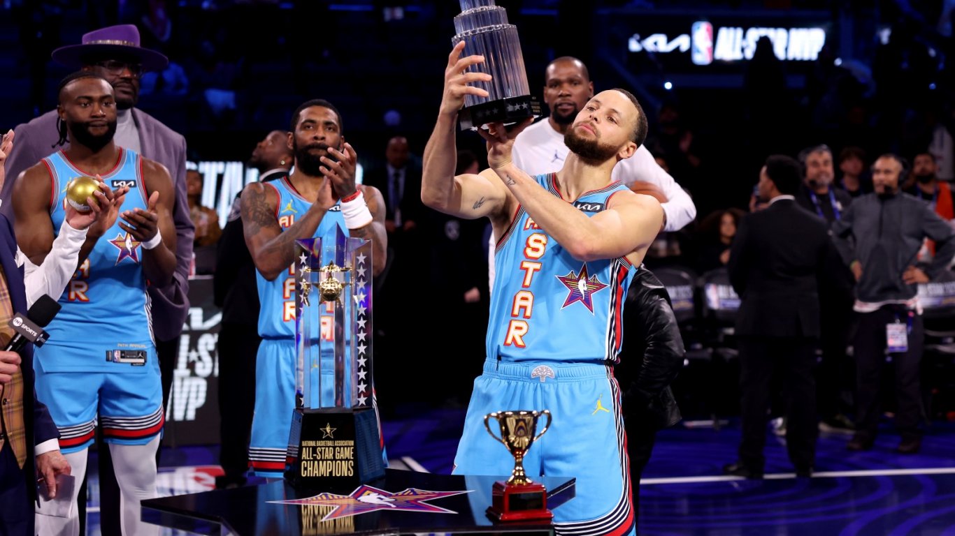 ЛеБрон не игра, а Къри стана MVP в Мача на звездите между тимовете на Шакил и Чарлз Баркли