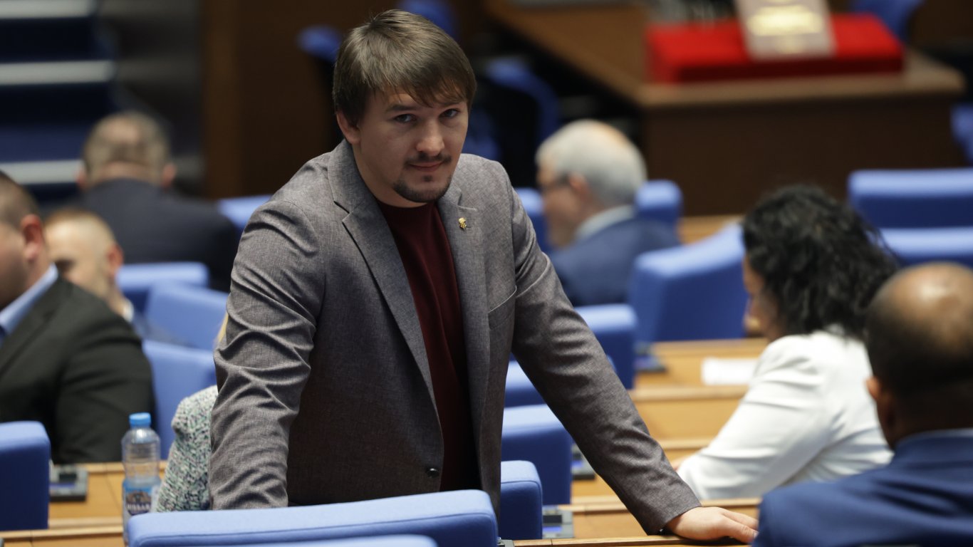 Даниел Александров от ГЕРБ-СДС сам се отказа от имунитета си