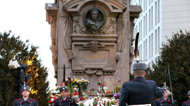 България се прекланя през Апостола на свободата