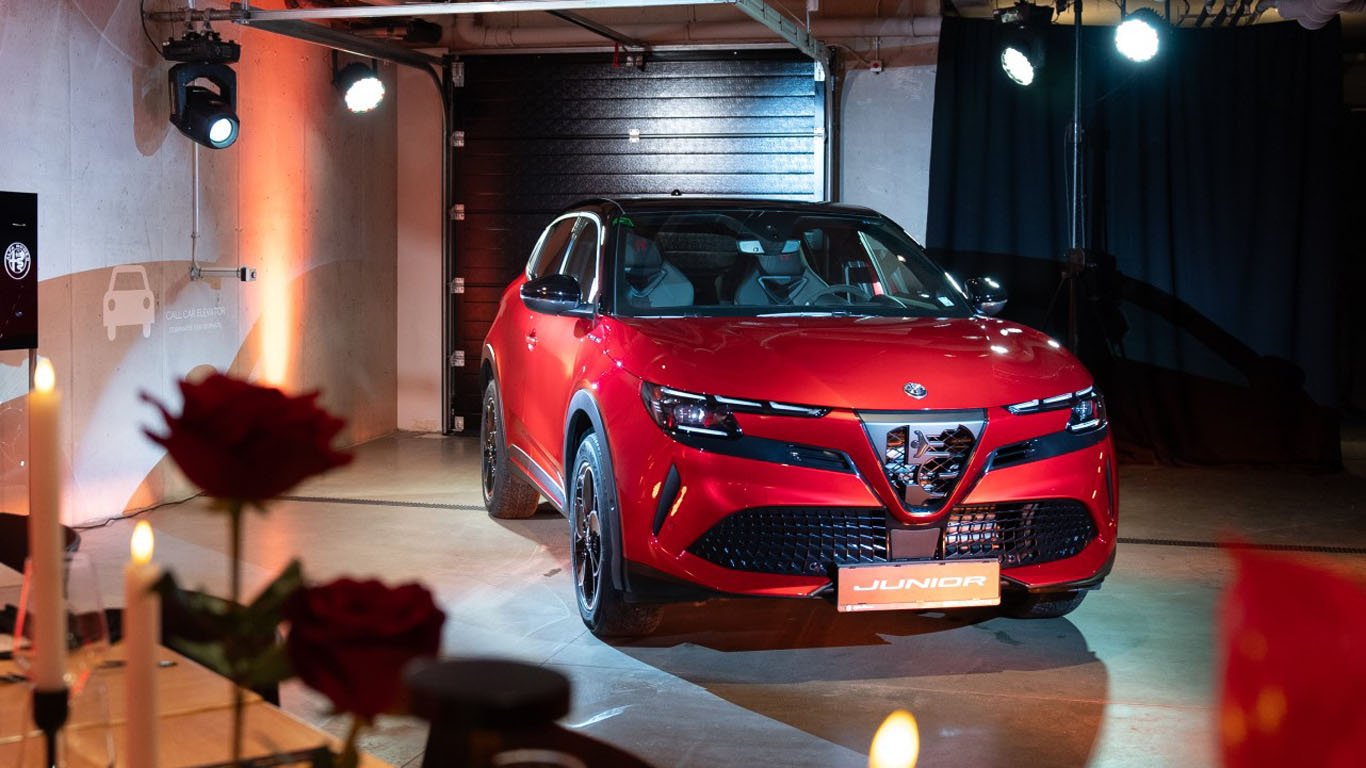 Alfa Romeo Junior влезе в ролята на провокатор за нова любов