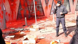 Пращат на съд шестима за вандалските прояви на протеста пред Дома на Европа