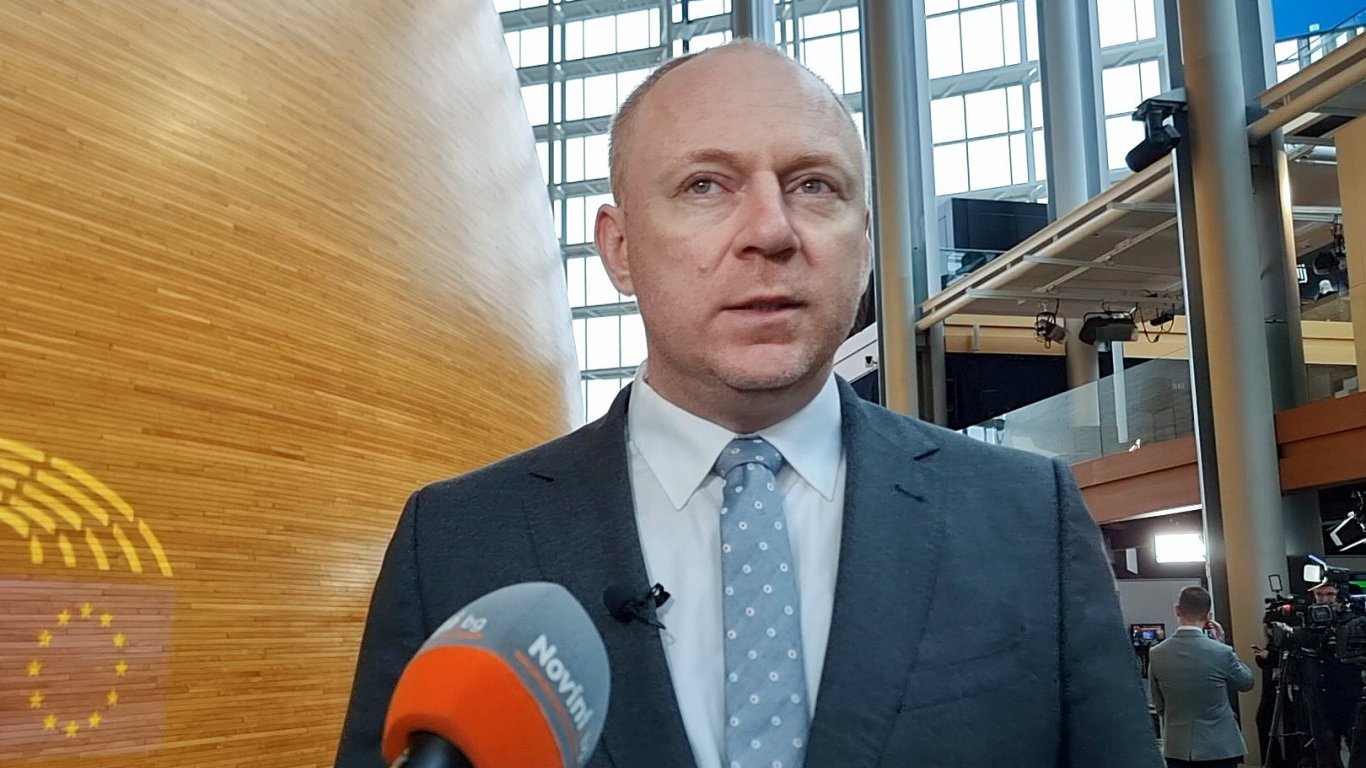 Евродепутат от "Възраждане" отговори на Фон дер Лайен: Логична отчаяна реакция след забранен референдум