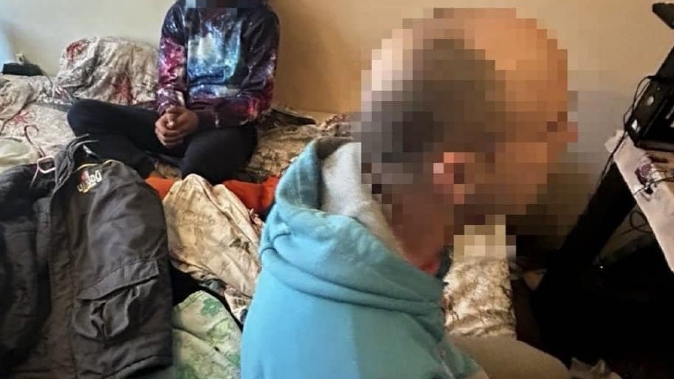 Сексуален насилник бе задържан от ГДБОП, в дома му откриха 12-годишно момче