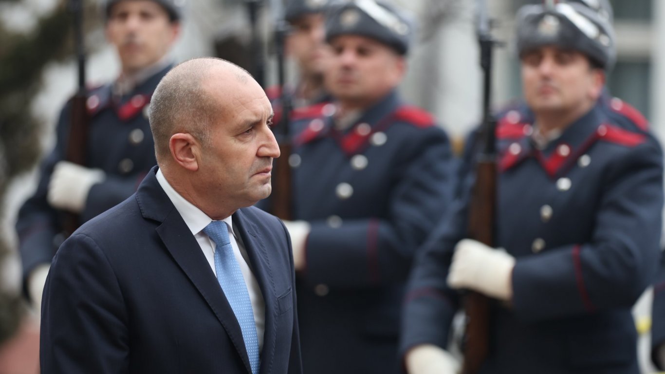 Румен Радев: Настояването за търсене на военно решение за Украйна е губещо