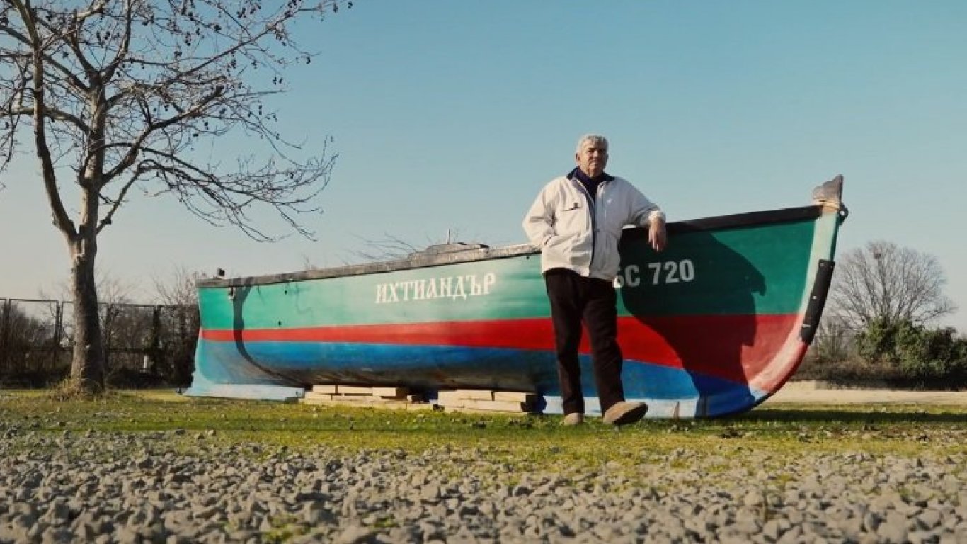 "Не тъгувай, лодко, за рибаря Тотко": История за морето, Ропотамо и смисъла на живота