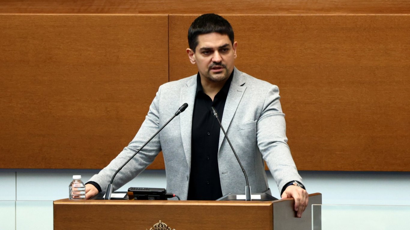 Радостин Василев призова "Възраждане" да протестират пред дома на Борисов, получи забележка