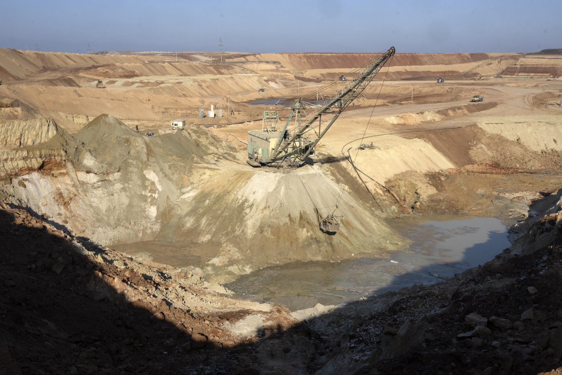 Открит добив на илменит, Кировохрад, Украйна