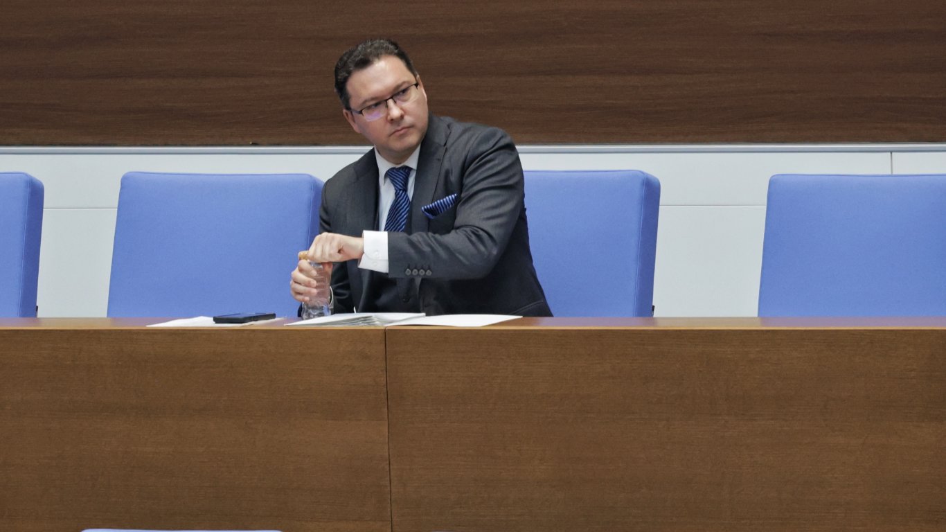 Митов защити действията на МВР за задържаните след атаката на Дома на Европа