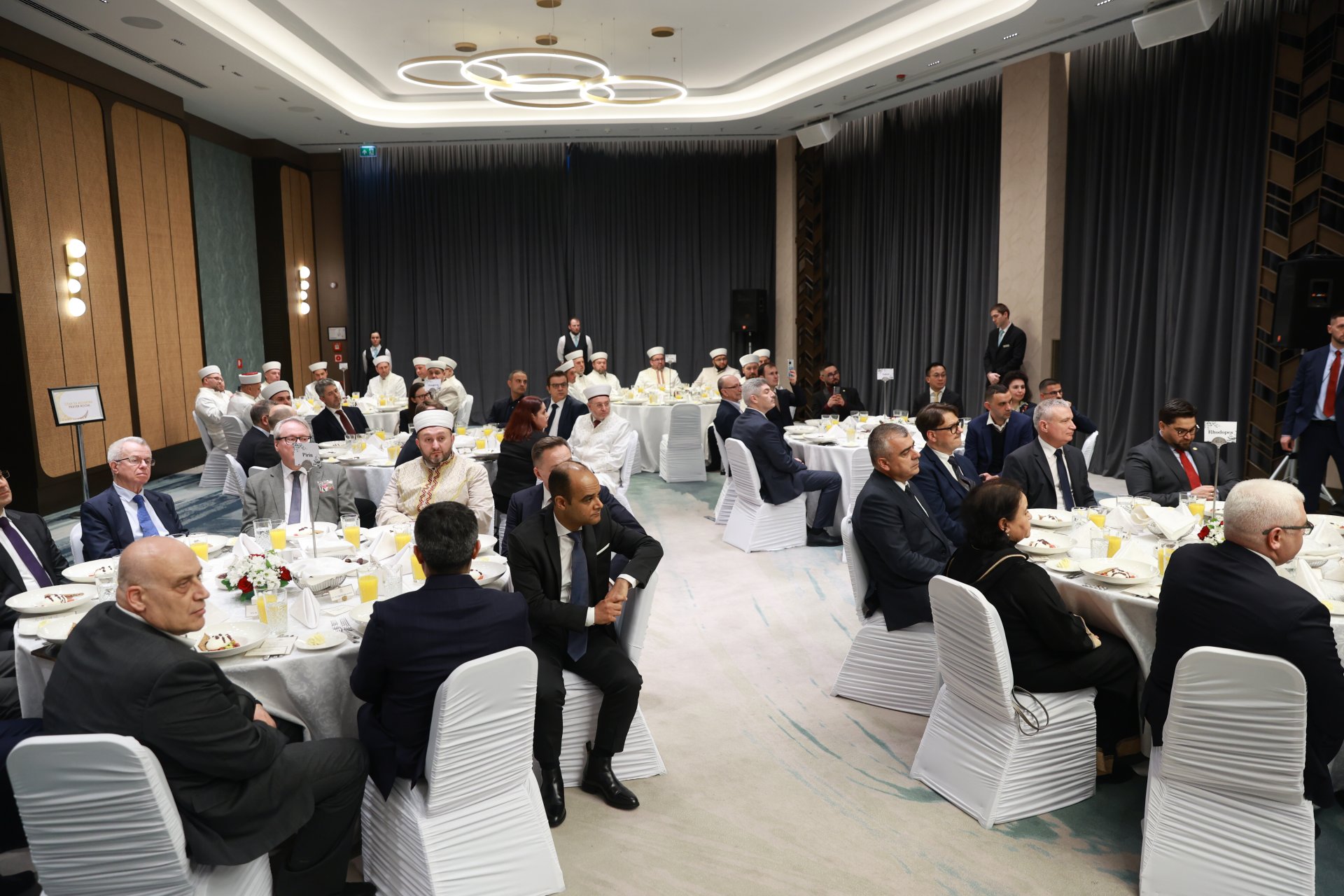 Започна свещеният месец Рамазан