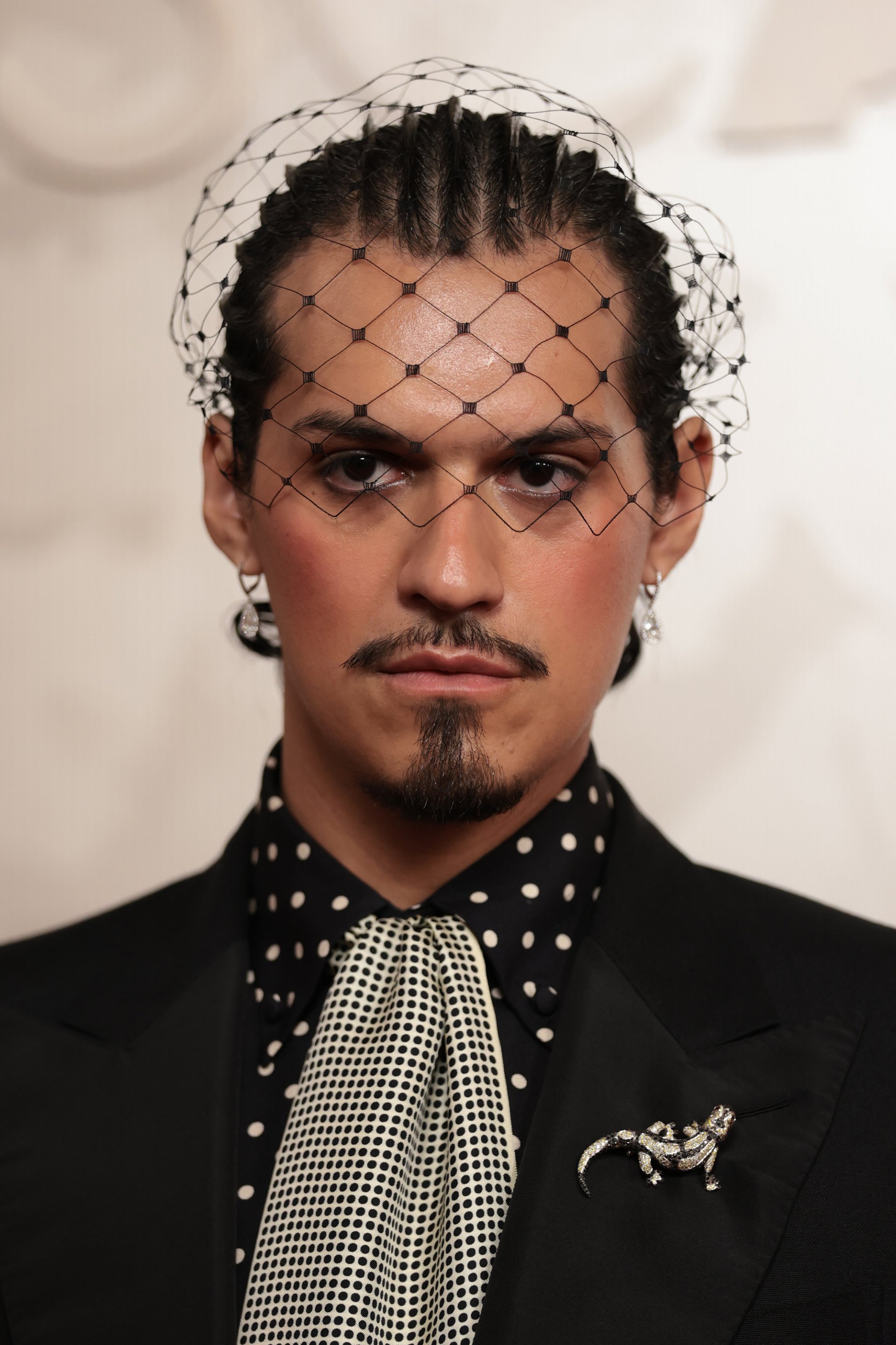 Омар Аполо във Valentino