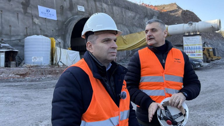 Караджов: Крепежът на жп тунела при Вакарел поддава, търсим спешно решение