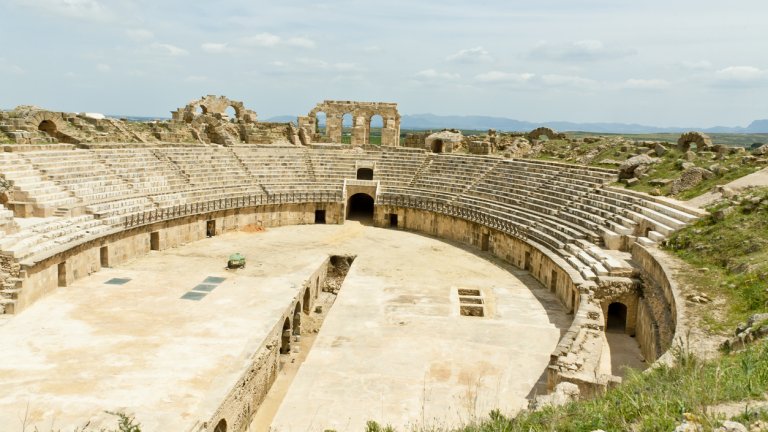 Римско величие: Амфитеатри, скрити извън Европа