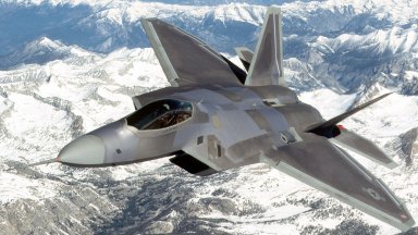 Всички F-22 Raptors получават таблети за контрол на дронове