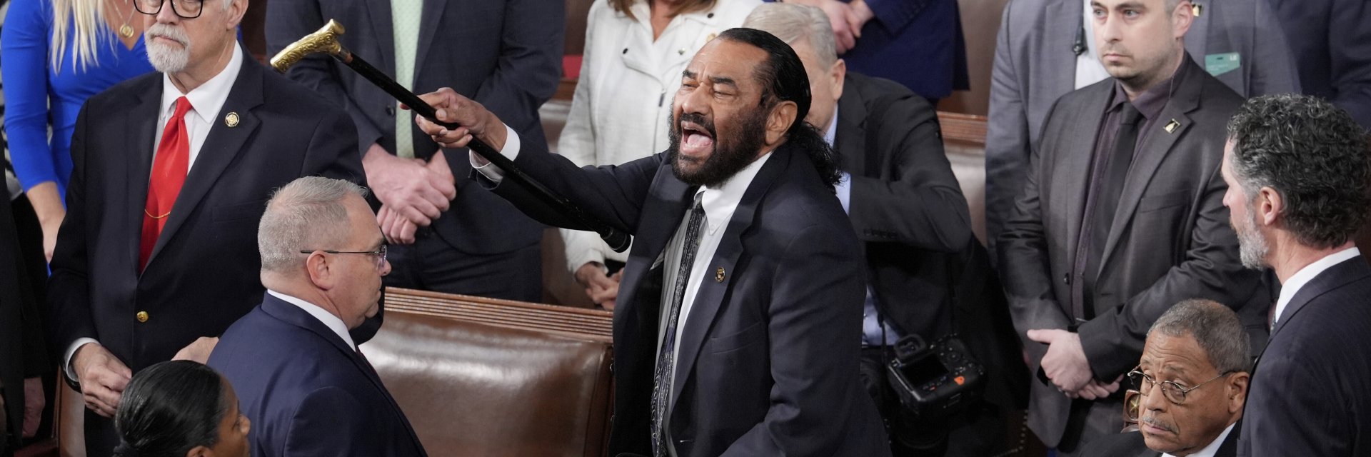 Конгресмен от демократите беше изгонен при речта на Тръмп, Пелоси призова за бойкот 