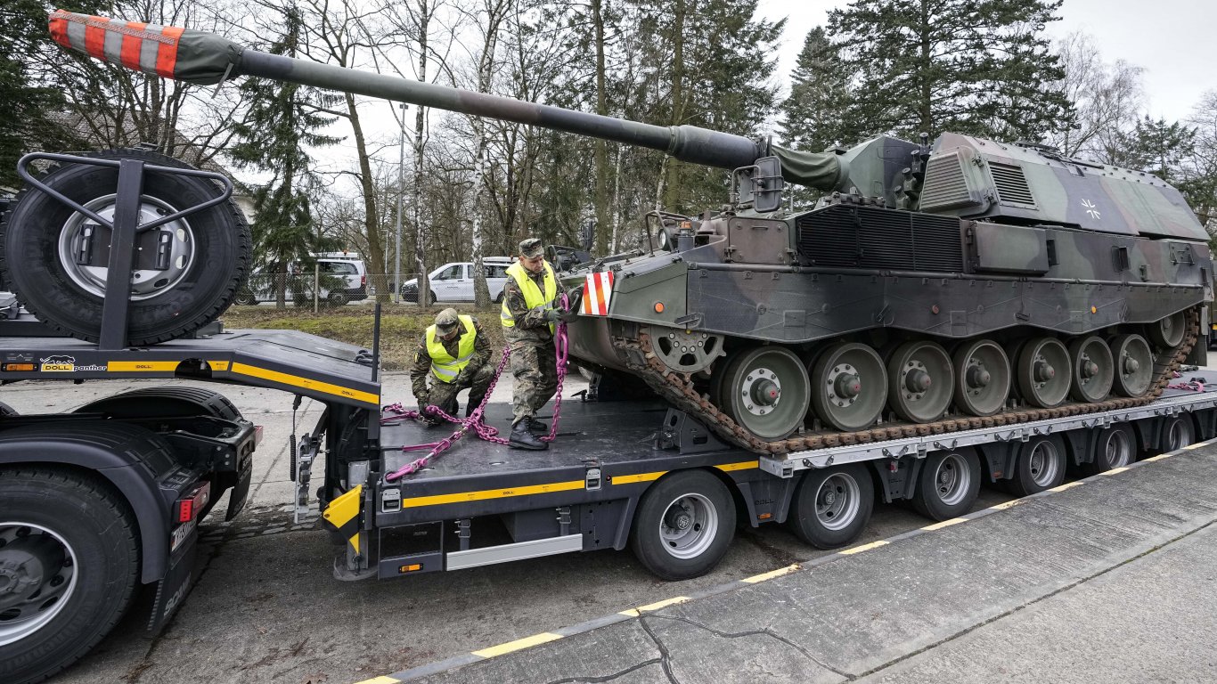 Германия иска да инвестира няколкостотин милиарда евро в отбраната и икономиката