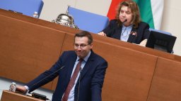 ДПС-Ново начало поиска оставката на Киселова: "Напуснете това място още сега"