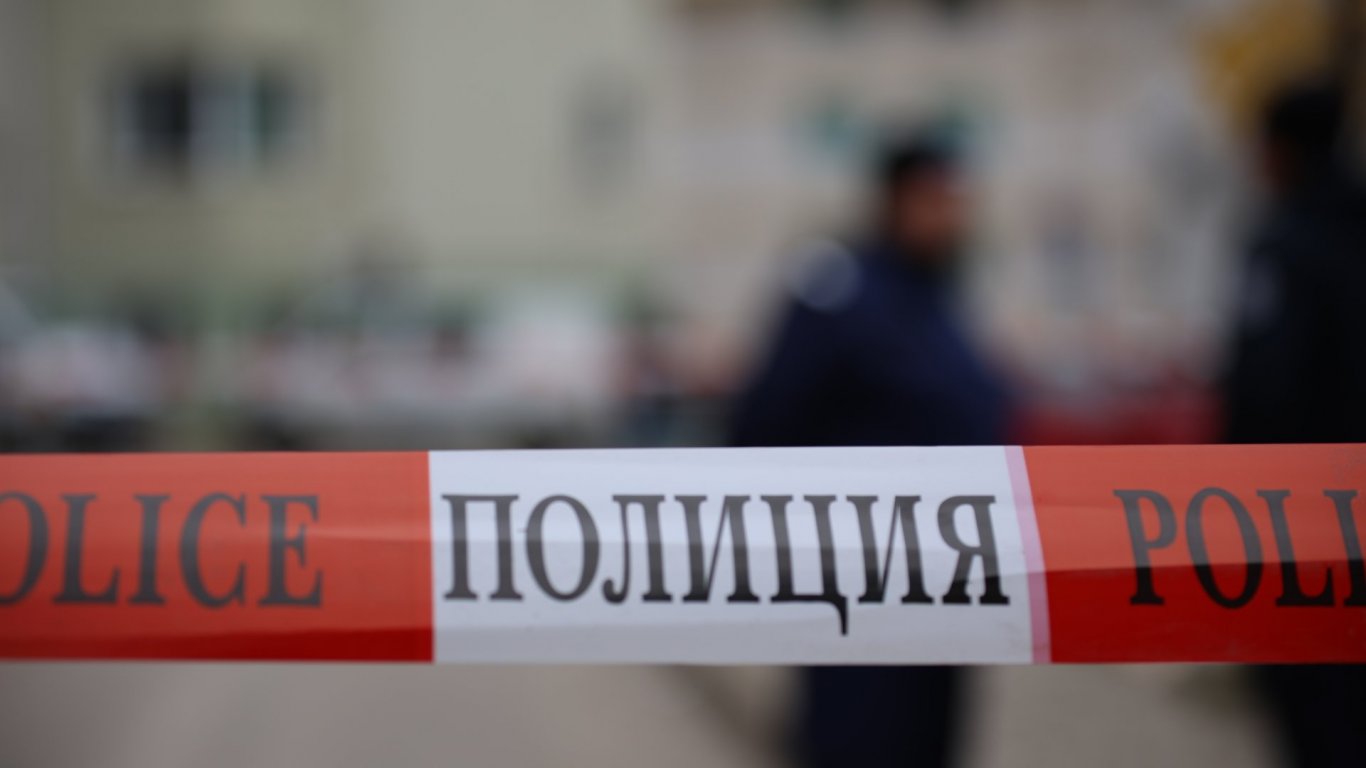 Кола блъсна мъж в инвалидна количка, пресичал на червен светофар в Пловдив